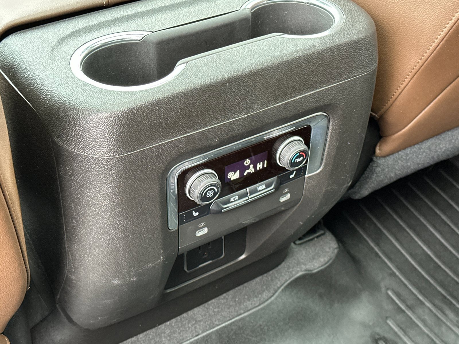 Used 2021 Chevrolet Tahoe High Country image 14