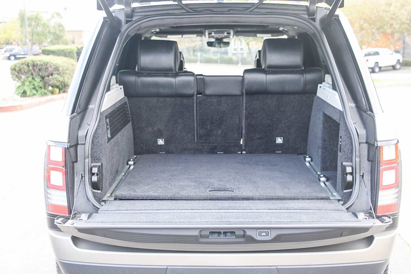 Used 2017 Land Rover Range Rover Long Wheelbase Autobiography image 27