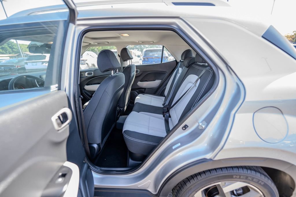 Used 2024 Hyundai Venue SEL image 12