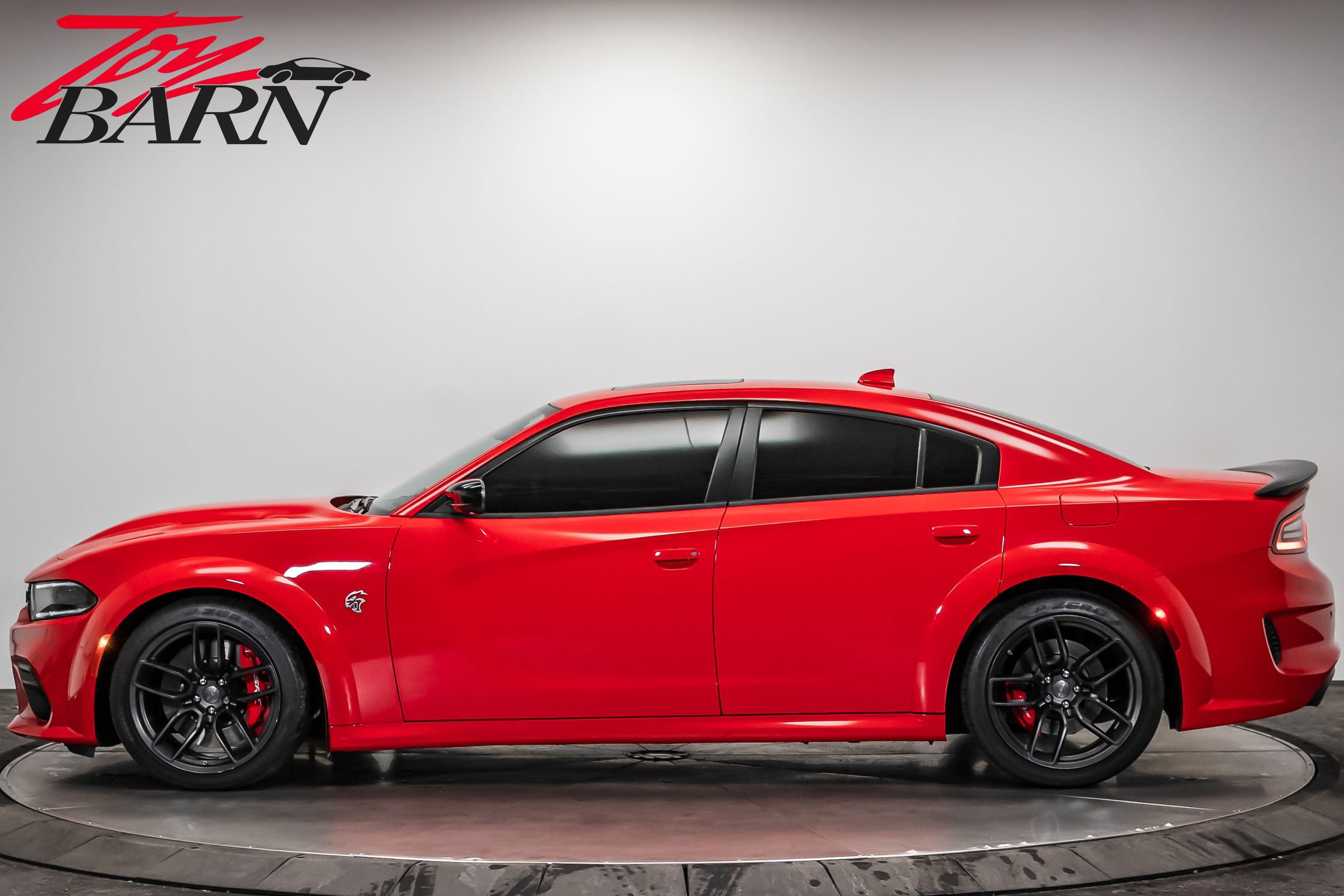 Used 2023 Dodge Charger SRT Hellcat w/ Harman/Kardon Audio Group image 2
