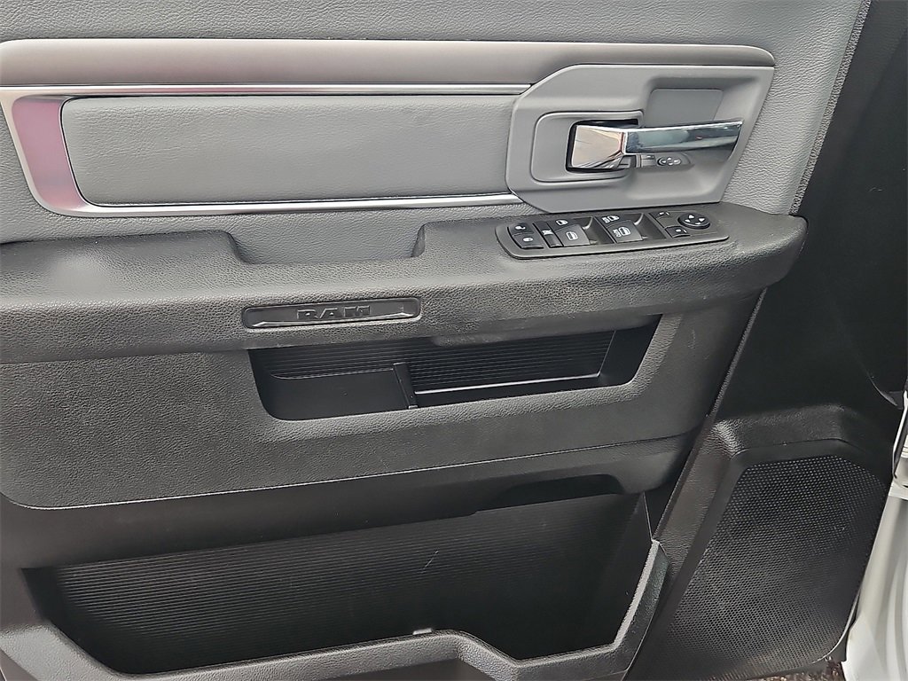 Used 2022 RAM 1500 Classic SLT image 18