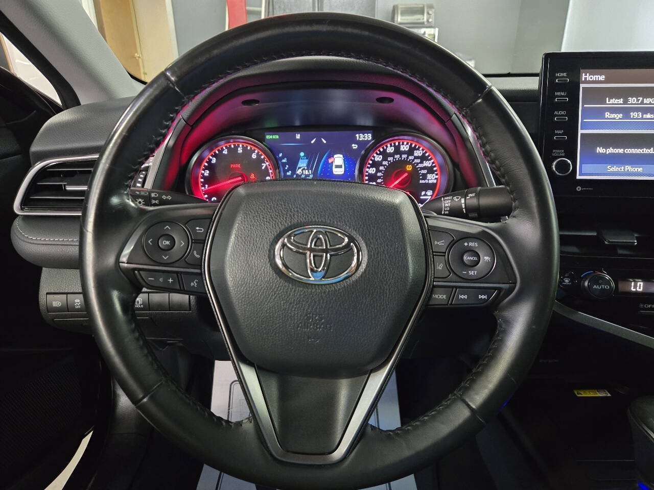 Used 2022 Toyota Camry XSE FWD image 16