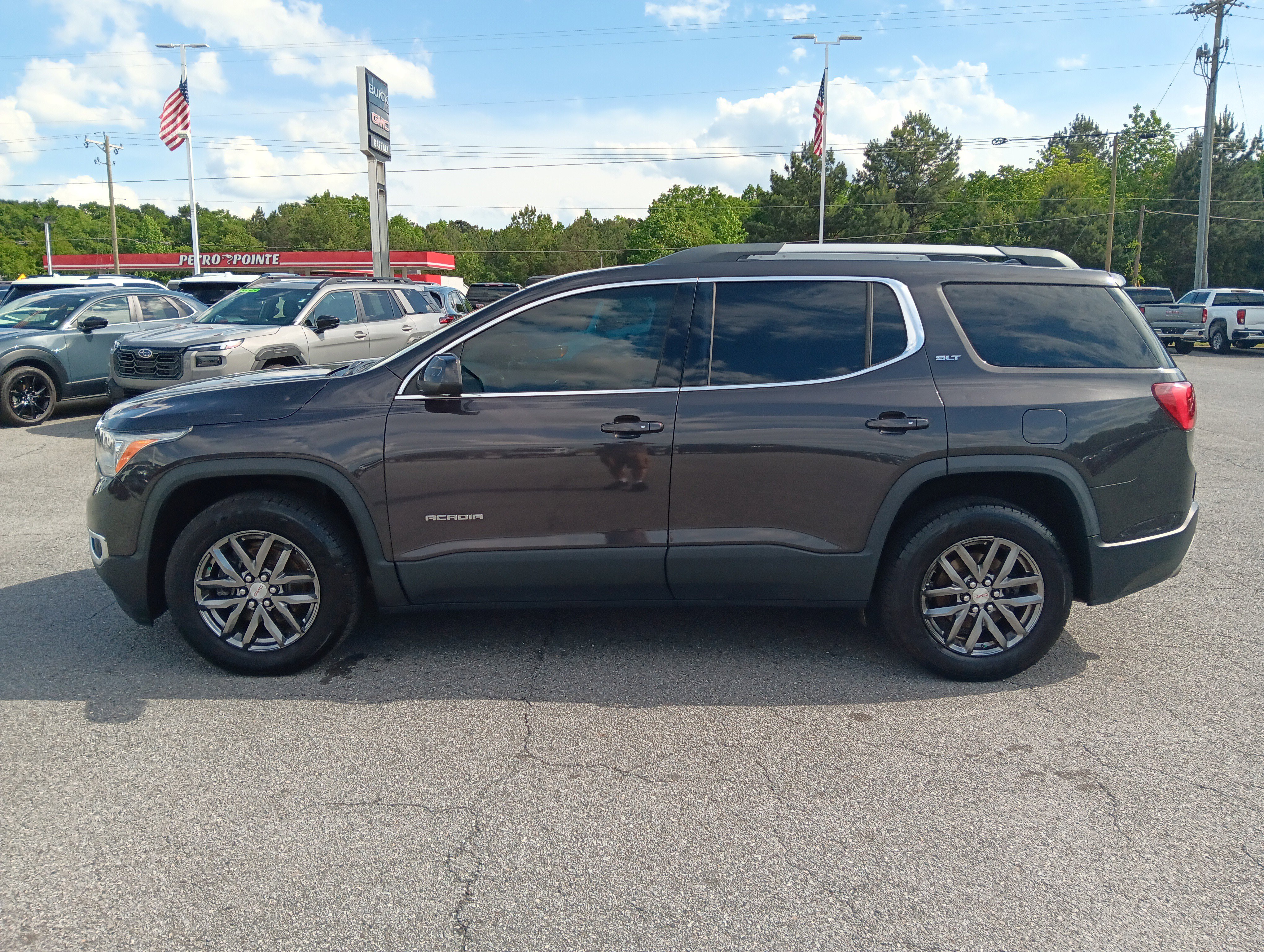 Used 2018 GMC Acadia SLT AWD/4WD image 3