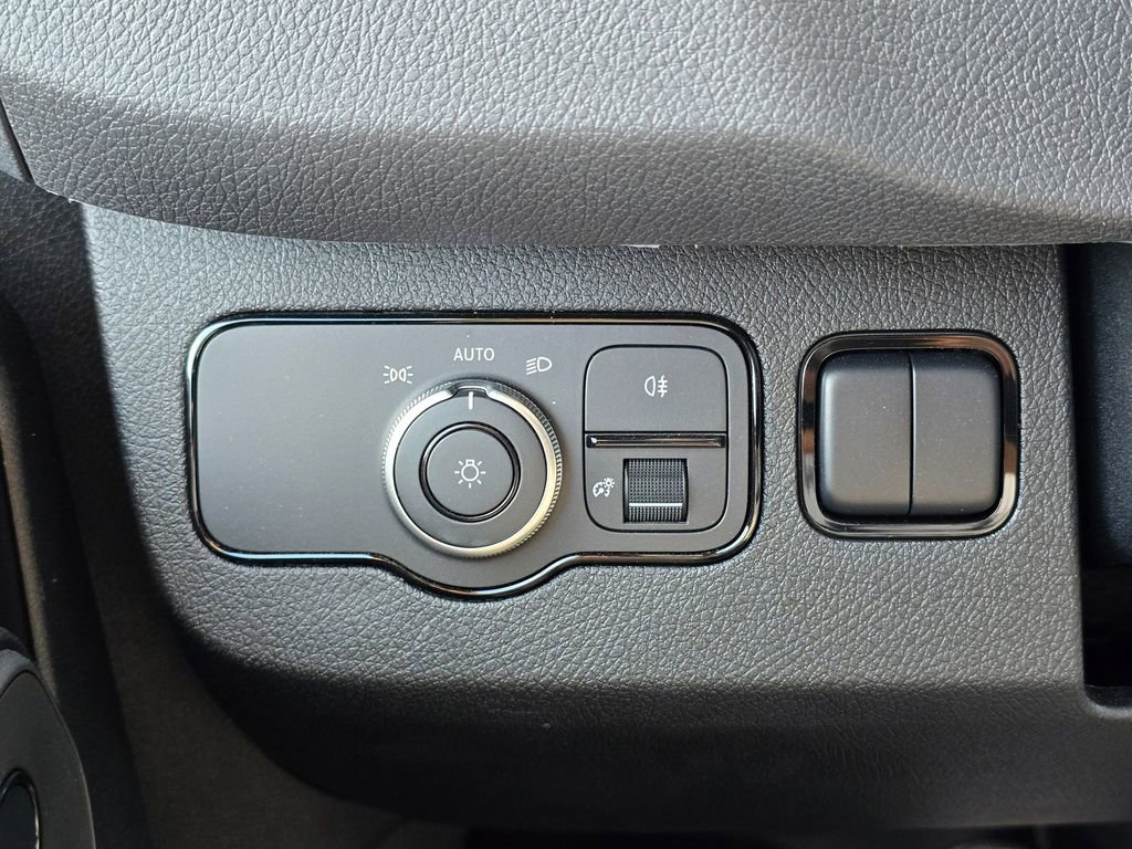 Used 2024 Mercedes-Benz Sprinter 2500 image 35