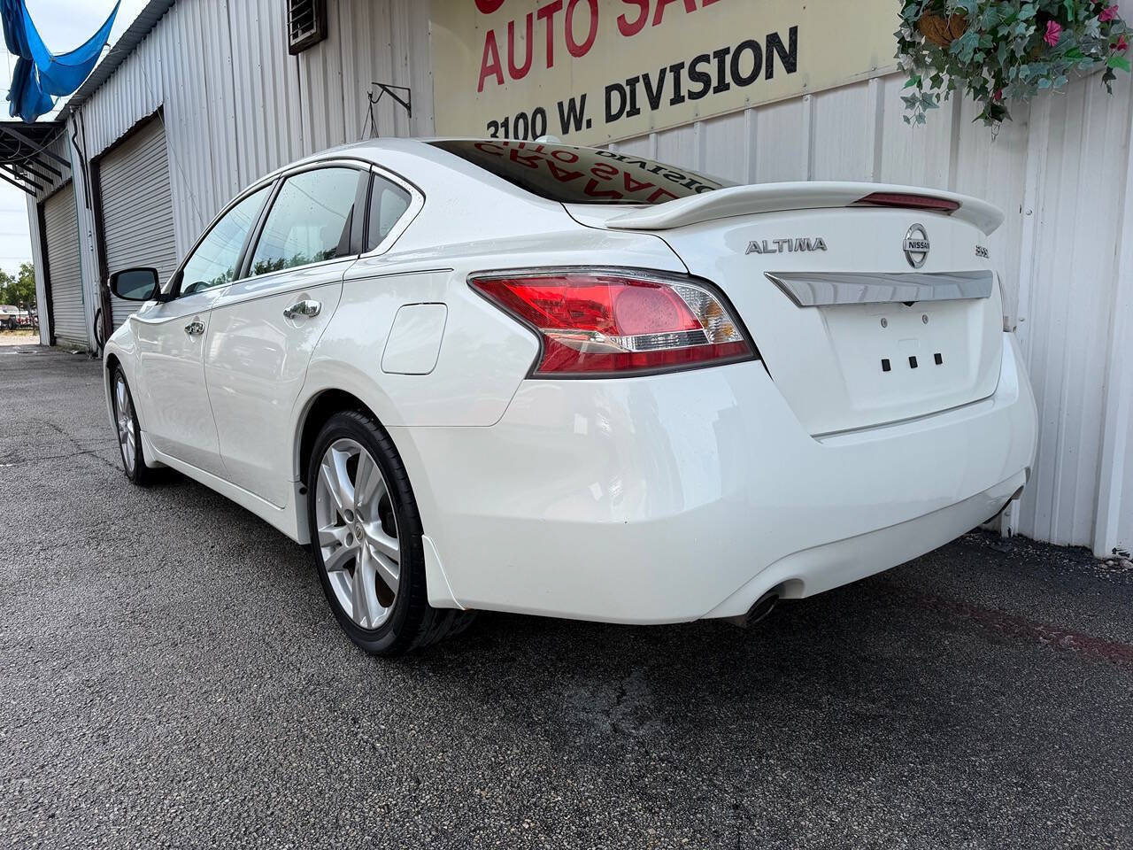 Used 2015 Nissan Altima 3.5 SL FWD image 10
