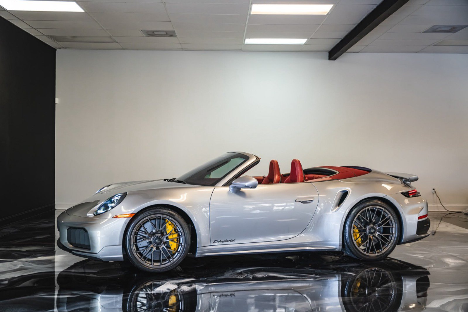 Used 2026 Porsche 911 Turbo S AWD/4WD image 18