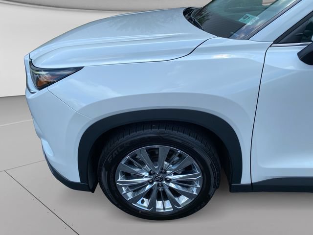 Used 2024 Toyota Grand Highlander AWD image 25