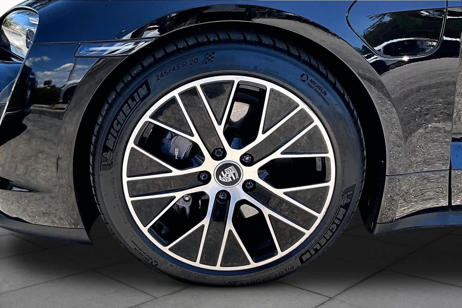 Used 2023 Porsche Taycan RWD image 9
