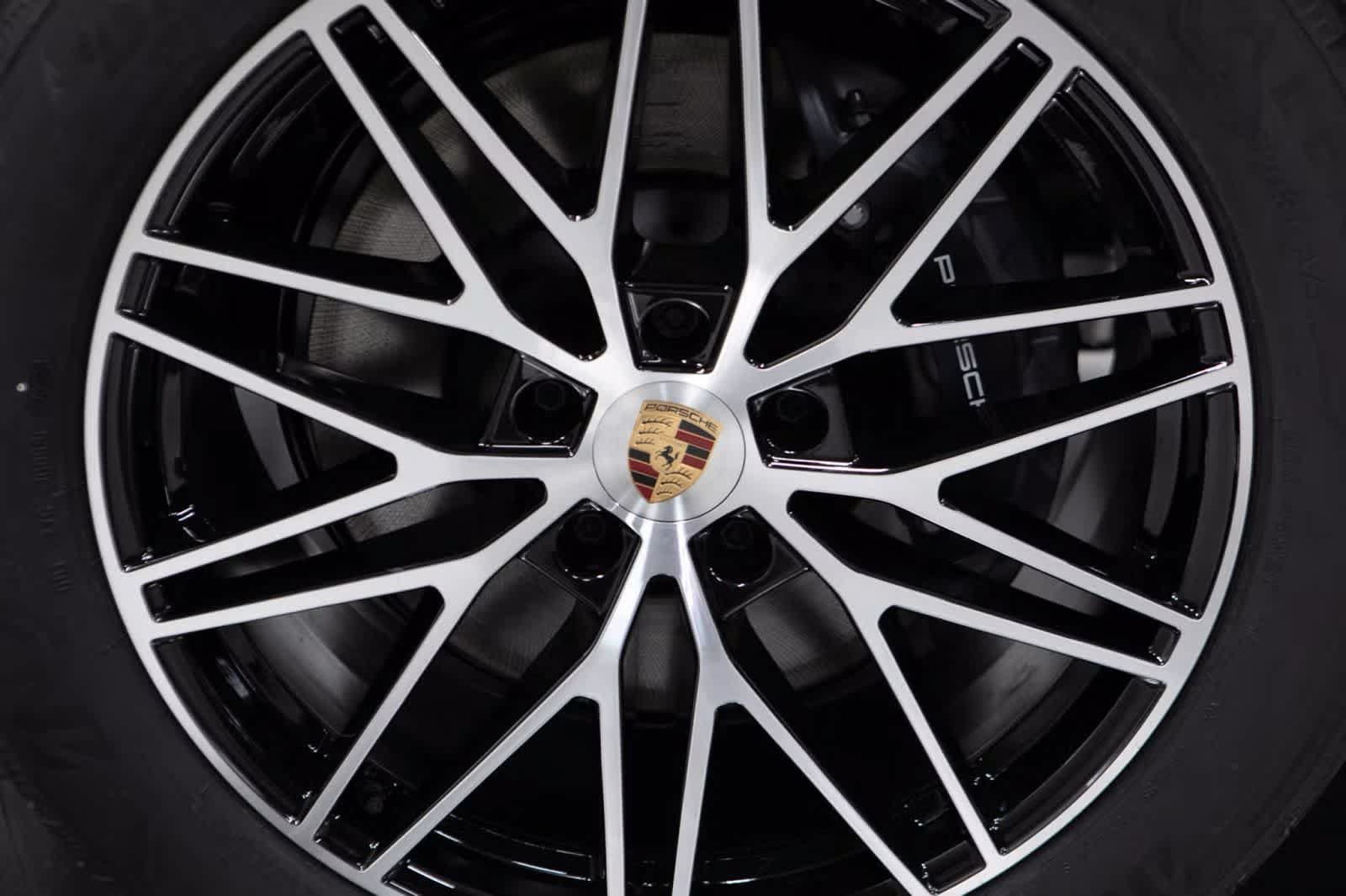 Certified 2026 Porsche Cayenne Coupe AWD/4WD image 11