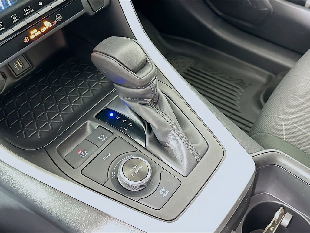 Used 2024 Toyota RAV4 XLE image 18