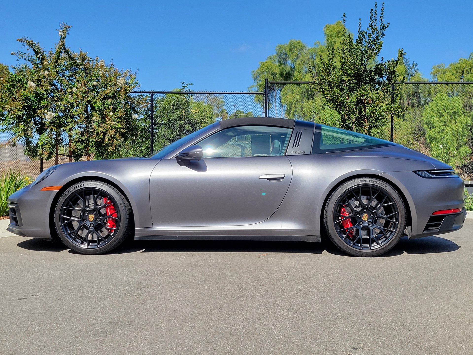 Certified 2022 Porsche 911 Targa 4 GTS AWD/4WD image 2