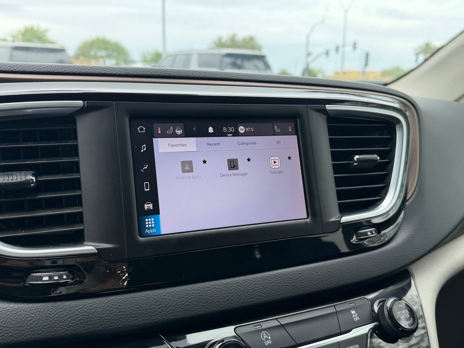 Used 2023 Chrysler Voyager LX FWD image 23