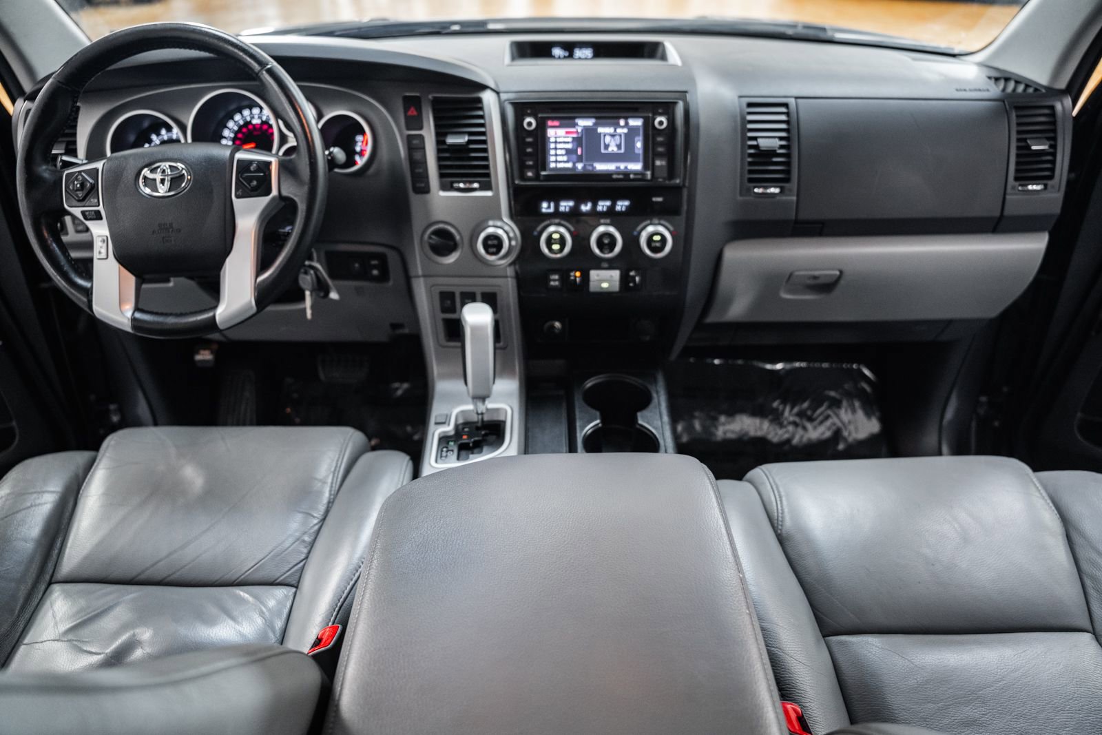 Used 2015 Toyota Sequoia Limited image 24