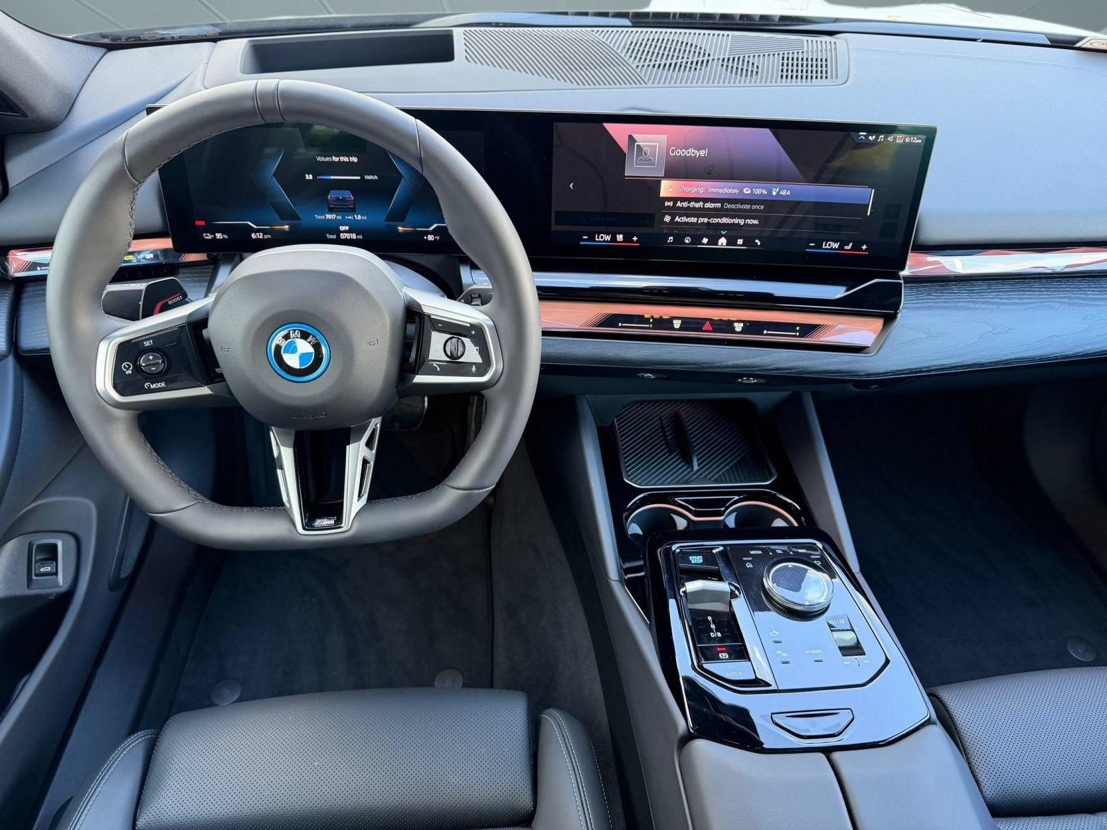Certified 2025 BMW i5 eDrive40i w/ M Sport Package RWD image 15