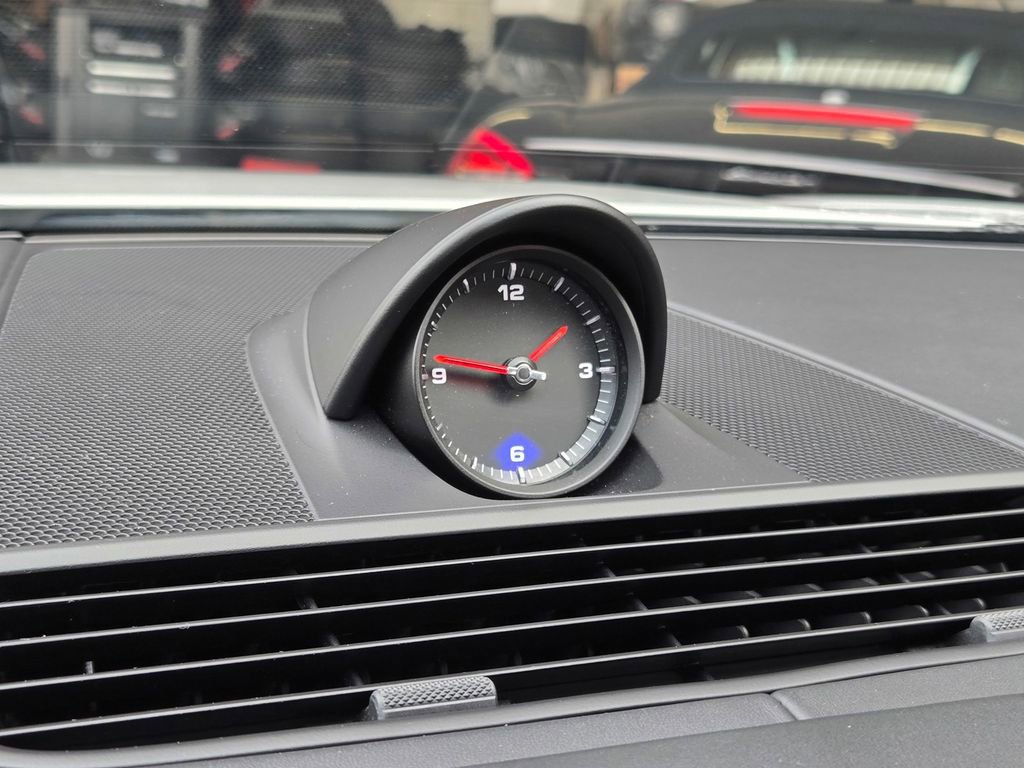 Used 2021 Porsche Panamera 4S image 32