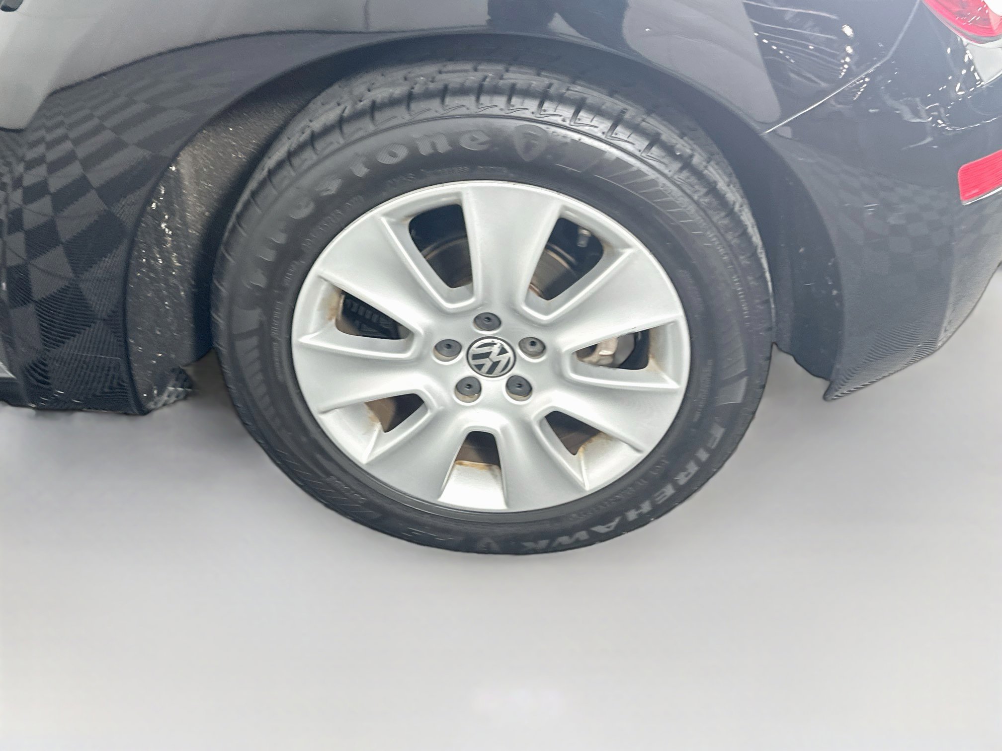 Used 2010 Volkswagen Beetle Coupe FWD image 11