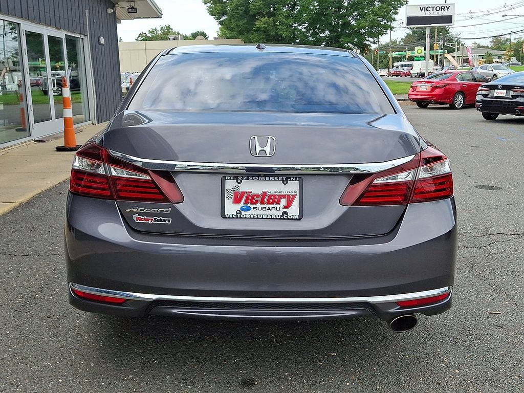 Used 2017 Honda Accord EX image 5