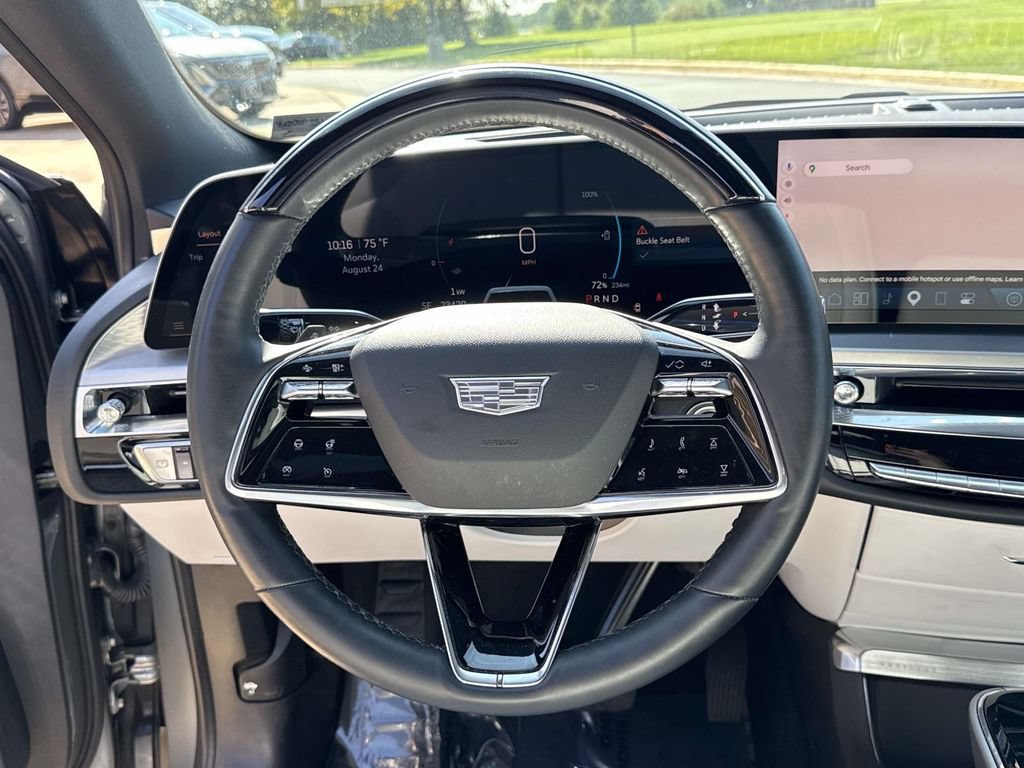 Used 2024 Cadillac Lyriq Luxury AWD/4WD image 32