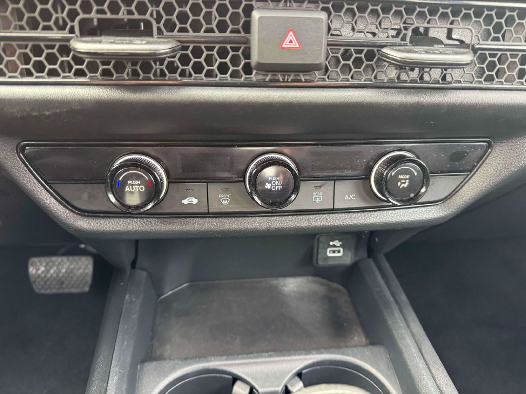 Used 2025 Honda HR-V LX image 31
