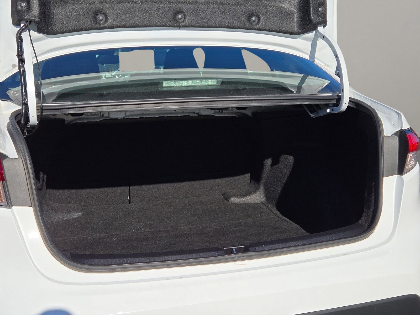 Used 2024 Toyota Corolla LE image 9