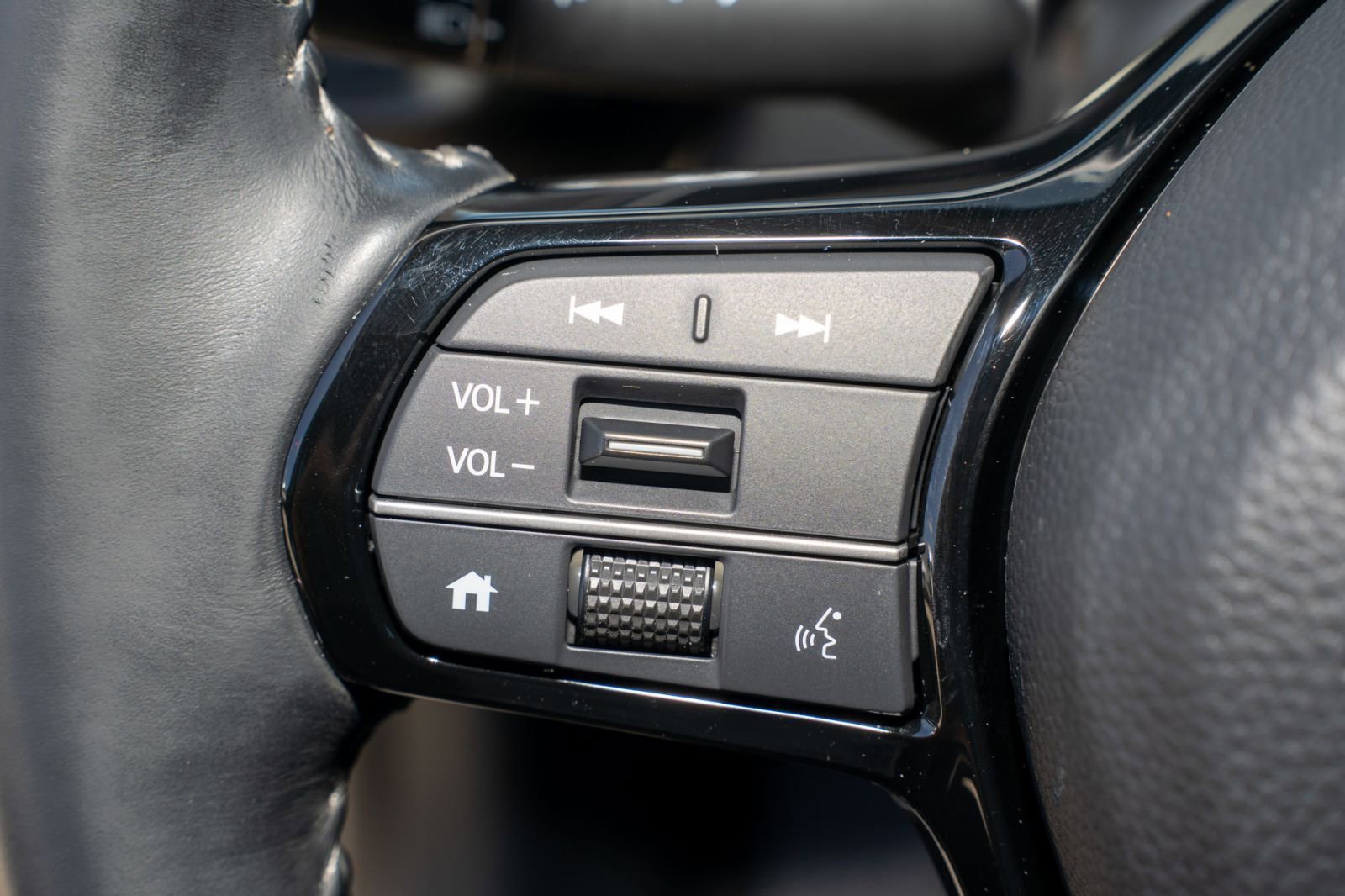 Certified 2024 Honda HR-V EX-L image 32