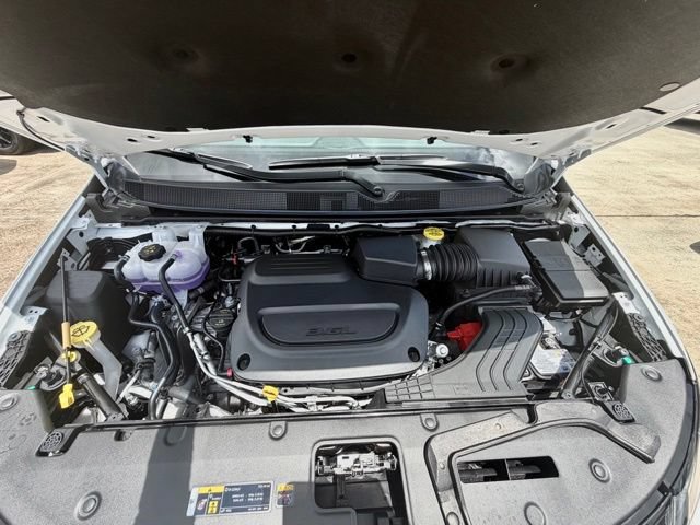 New 2027 Chrysler Pacifica Select FWD image 2