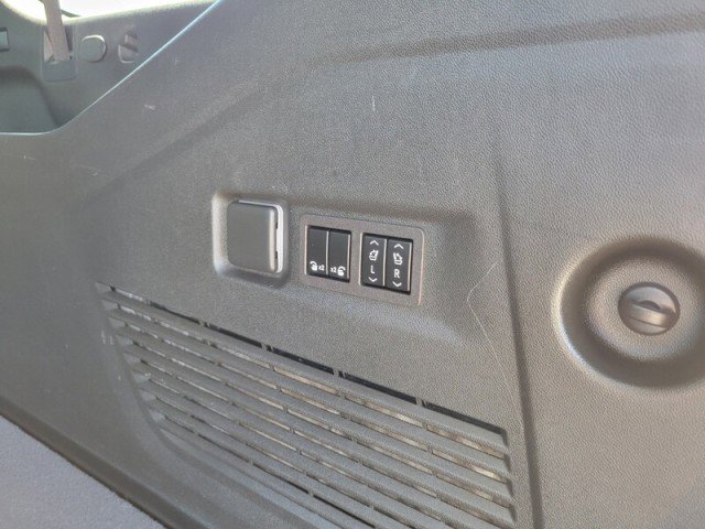 Used 2024 GMC Yukon XL Denali Ultimate image 7