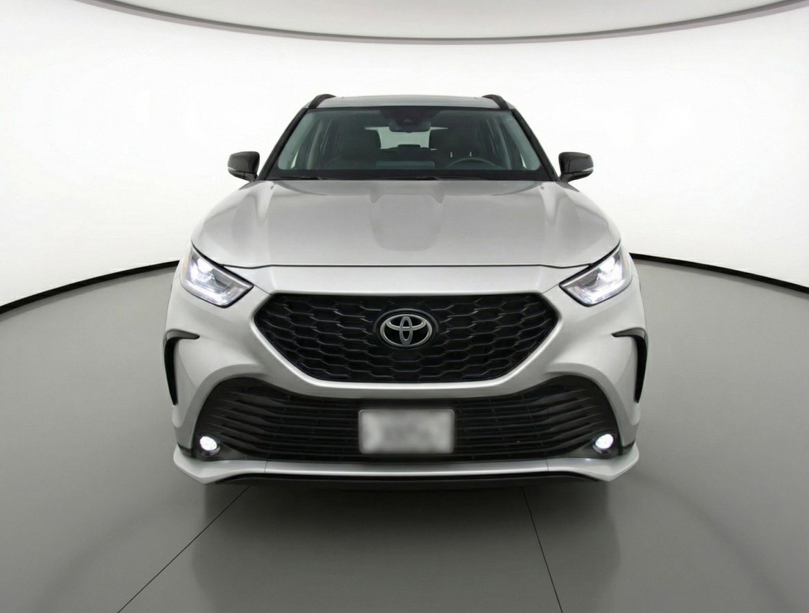 Used 2025 Toyota Highlander XSE image 2