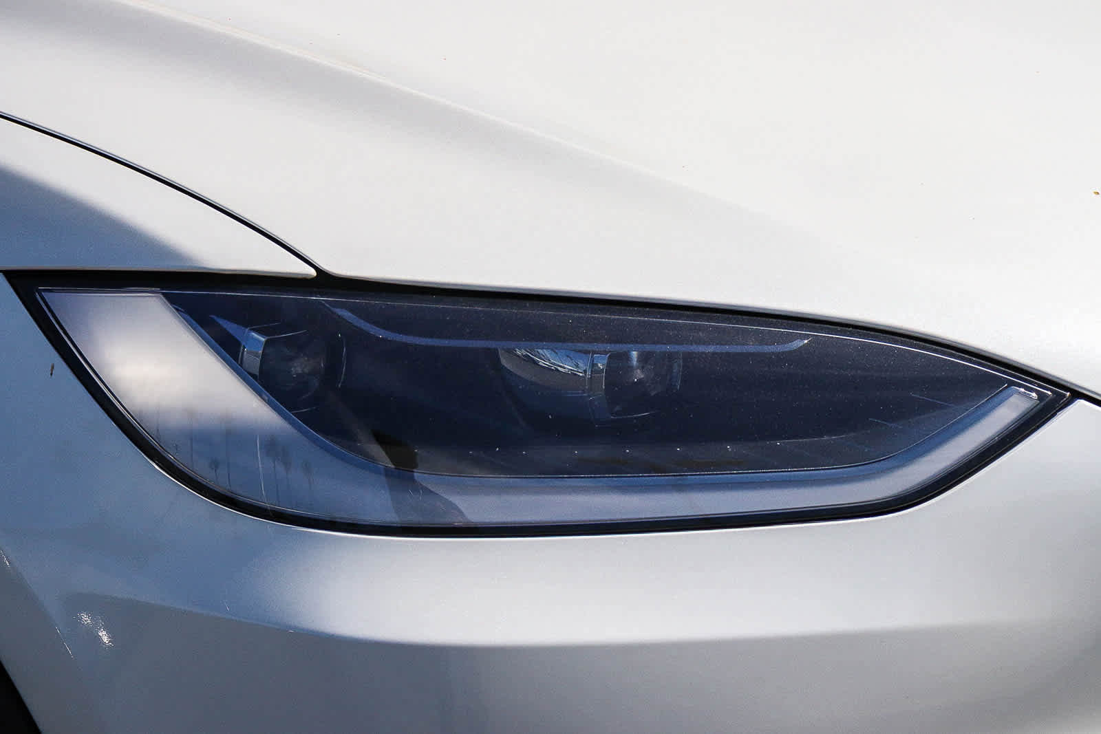 Used 2023 Tesla Model X Plaid image 4