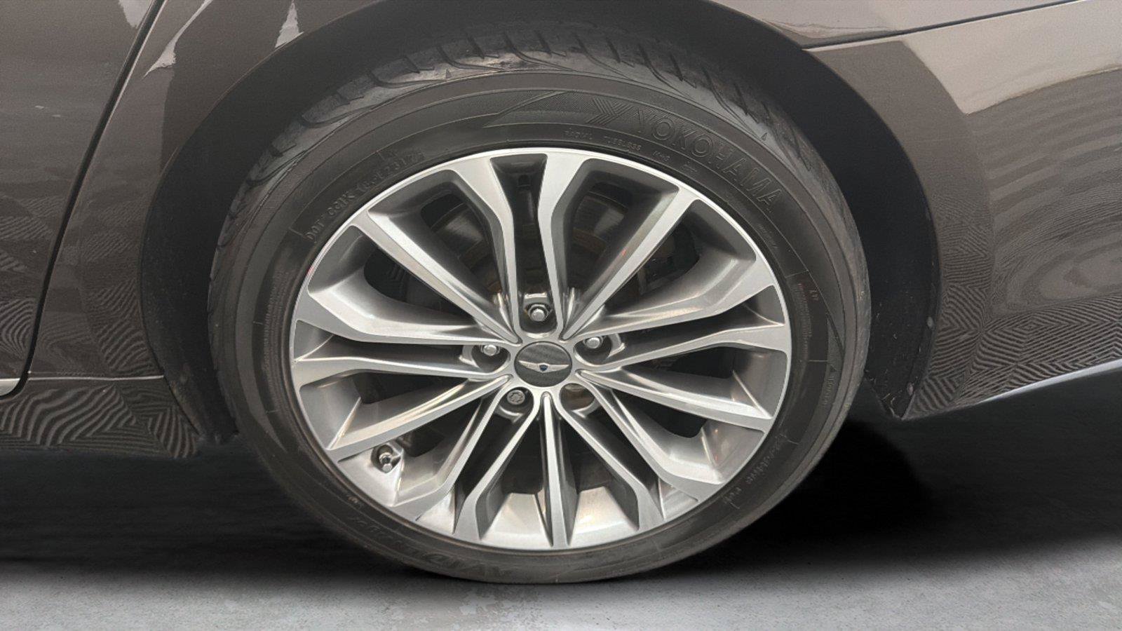 Used 2015 Hyundai Genesis 3.8 AWD/4WD image 24