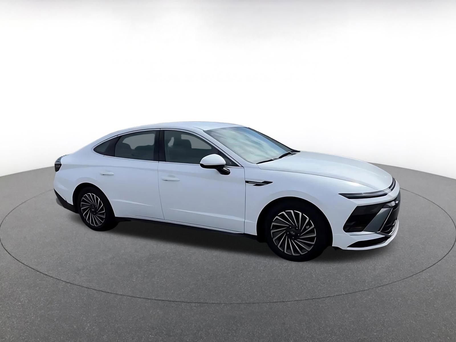 Used 2025 Hyundai Sonata SEL image 2