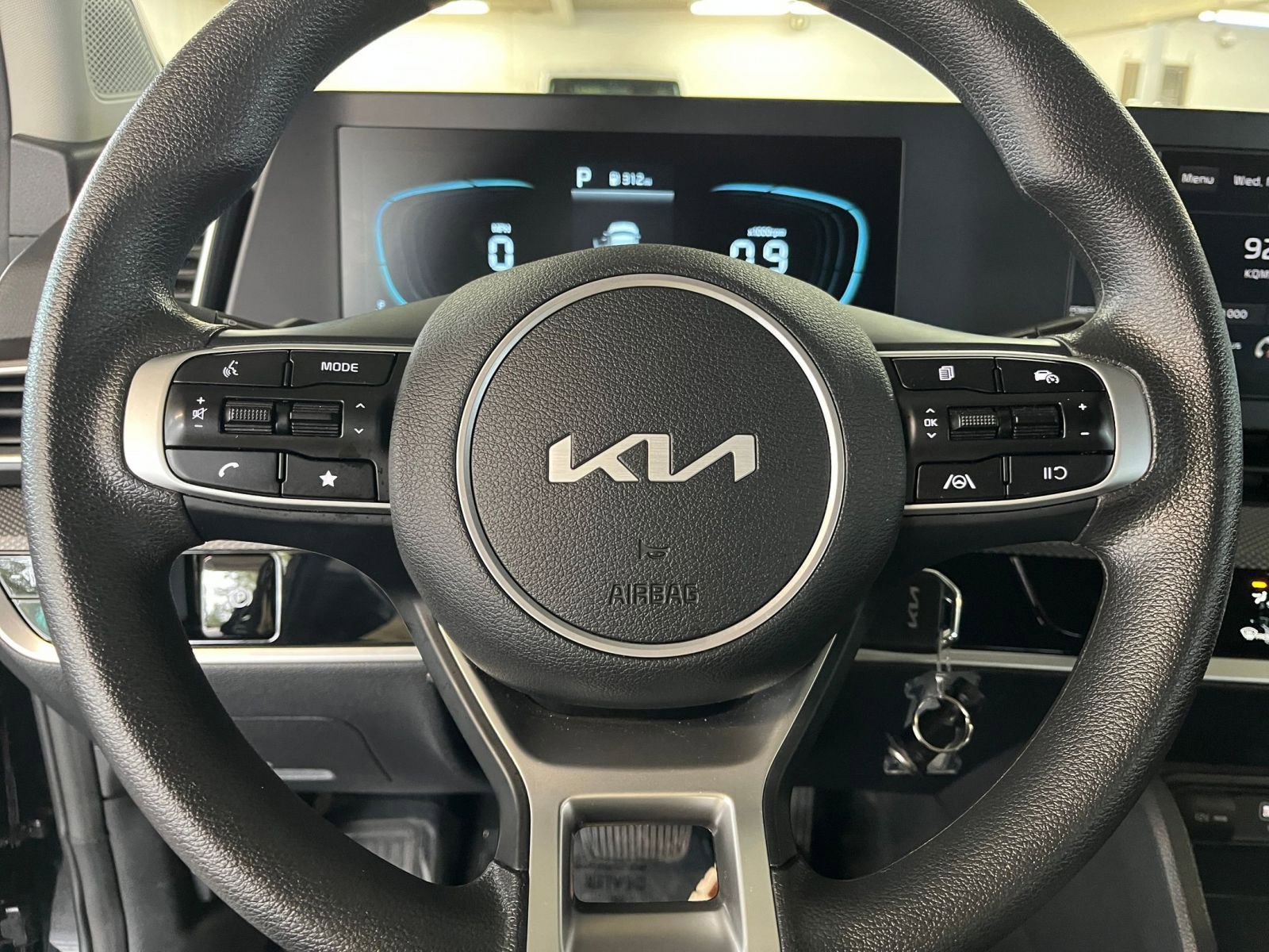 Used 2025 Kia Sportage LX image 28