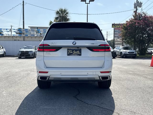 Used 2025 BMW X7 xDrive40i w/ Premium Package AWD/4WD image 5