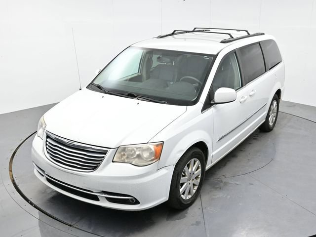 Used 2015 Chrysler Town & Country Touring image 19