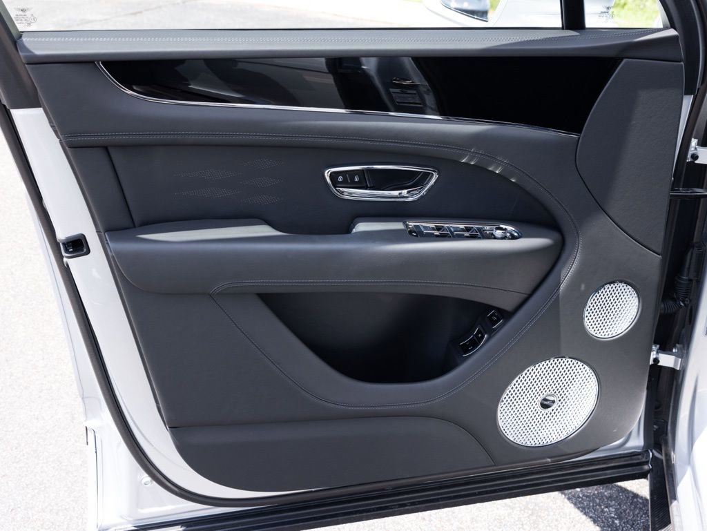 Certified 2024 Bentley Bentayga Extended Wheelbase image 14