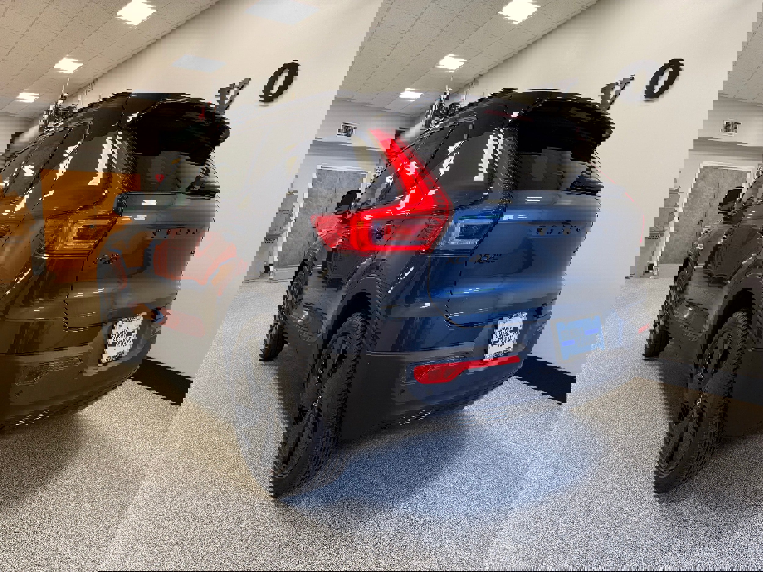 New 2026 Volvo XC40 B5 Ultra w/ Protection Package Premier image 10