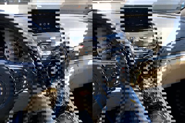 Used 2024 Acura RDX SH-AWD image 5