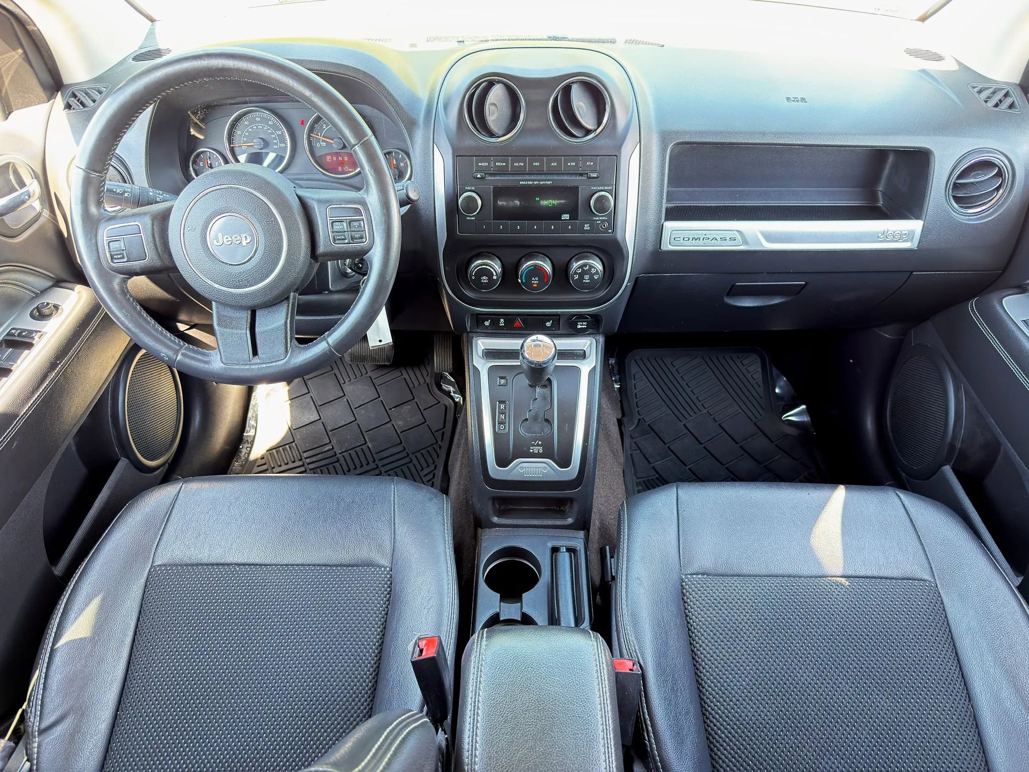 Used 2014 Jeep Compass Latitude AWD/4WD image 3
