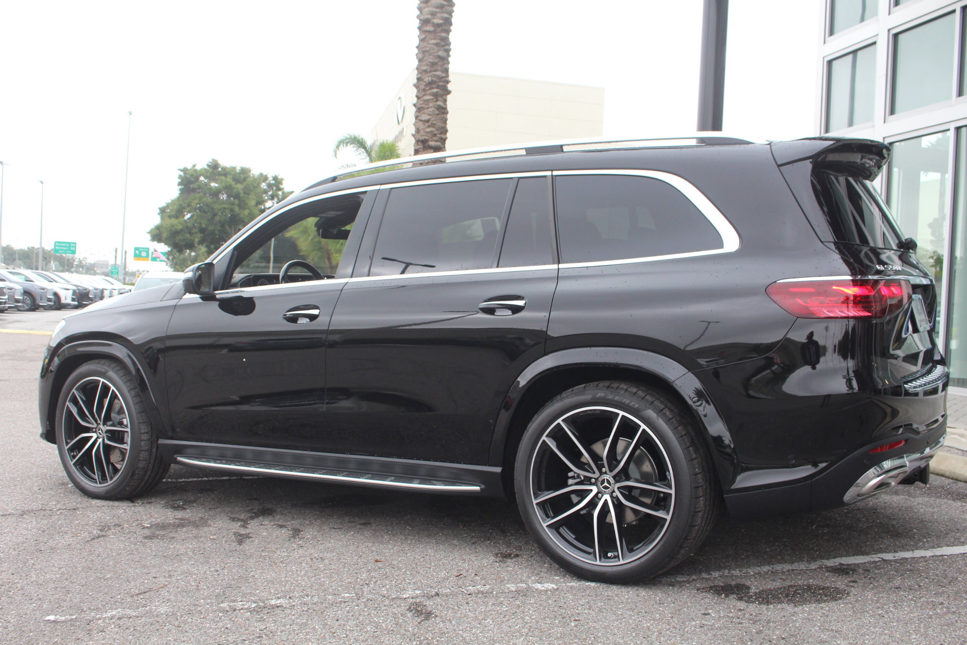 New 2026 Mercedes-Benz GLS 580 4MATIC image 4