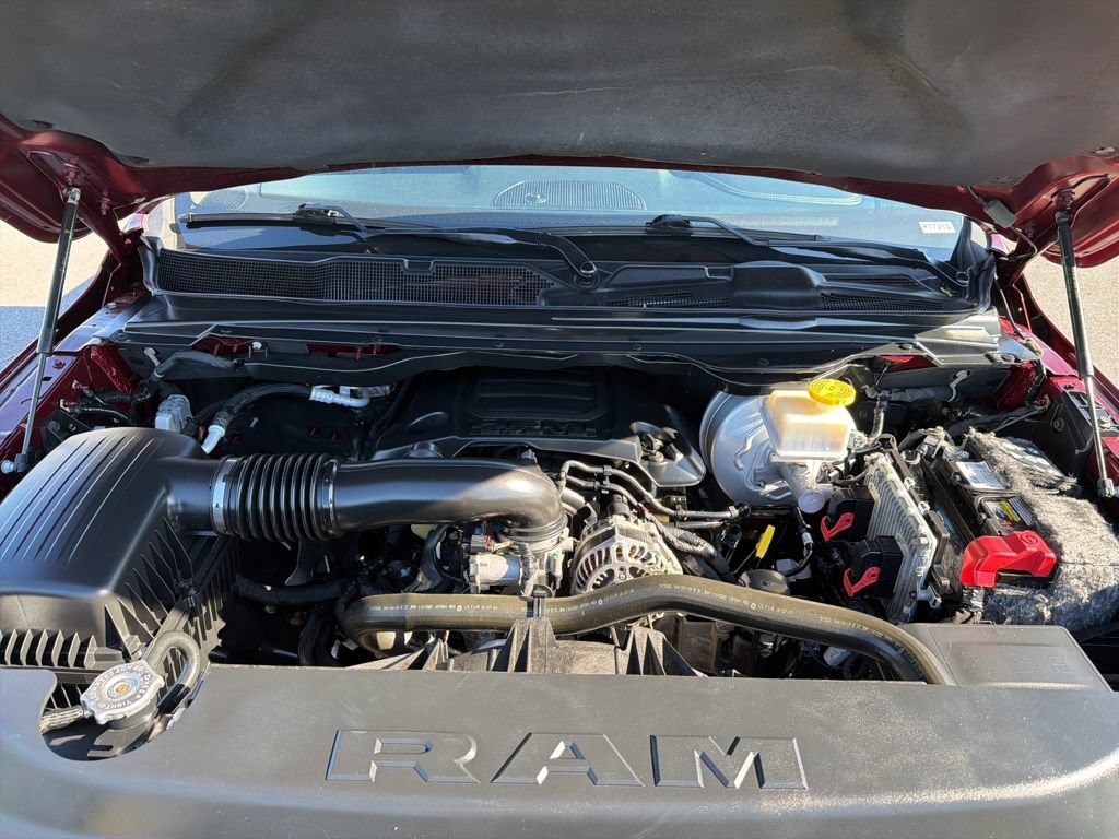 Used 2019 RAM 1500 Laramie AWD/4WD image 8