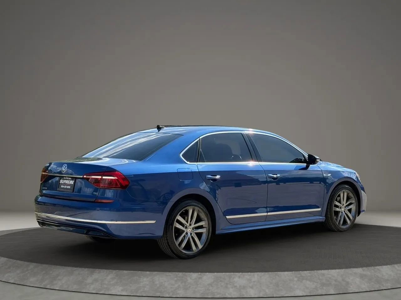 Used 2017 Volkswagen Passat 1.8T R-Line FWD image 3