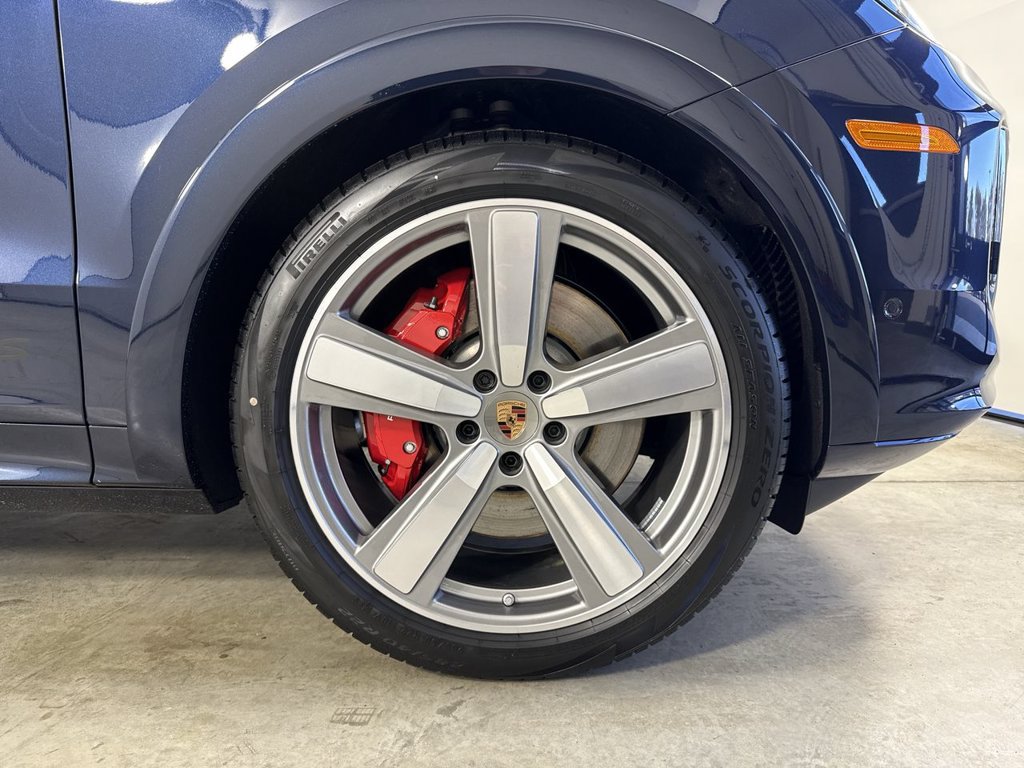 New 2026 Porsche Cayenne GTS AWD/4WD image 15