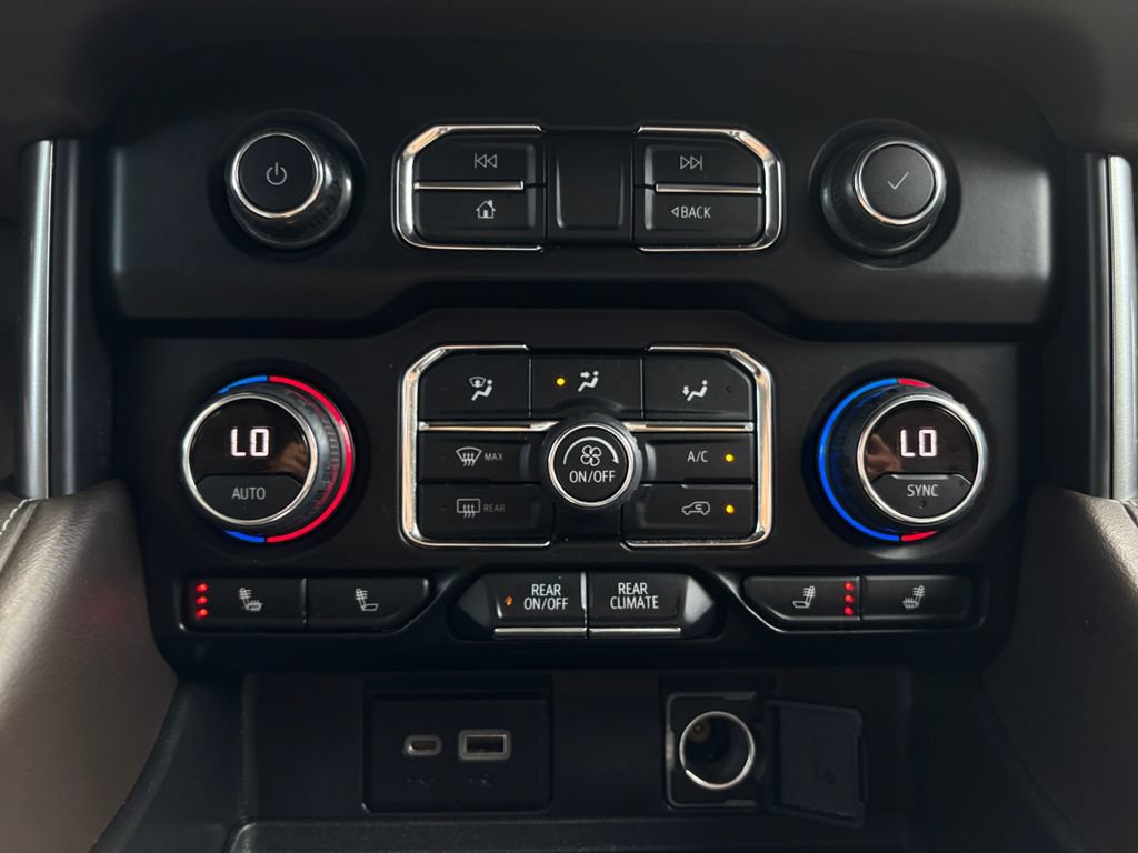 Certified 2021 Chevrolet Suburban LT RWD image 23