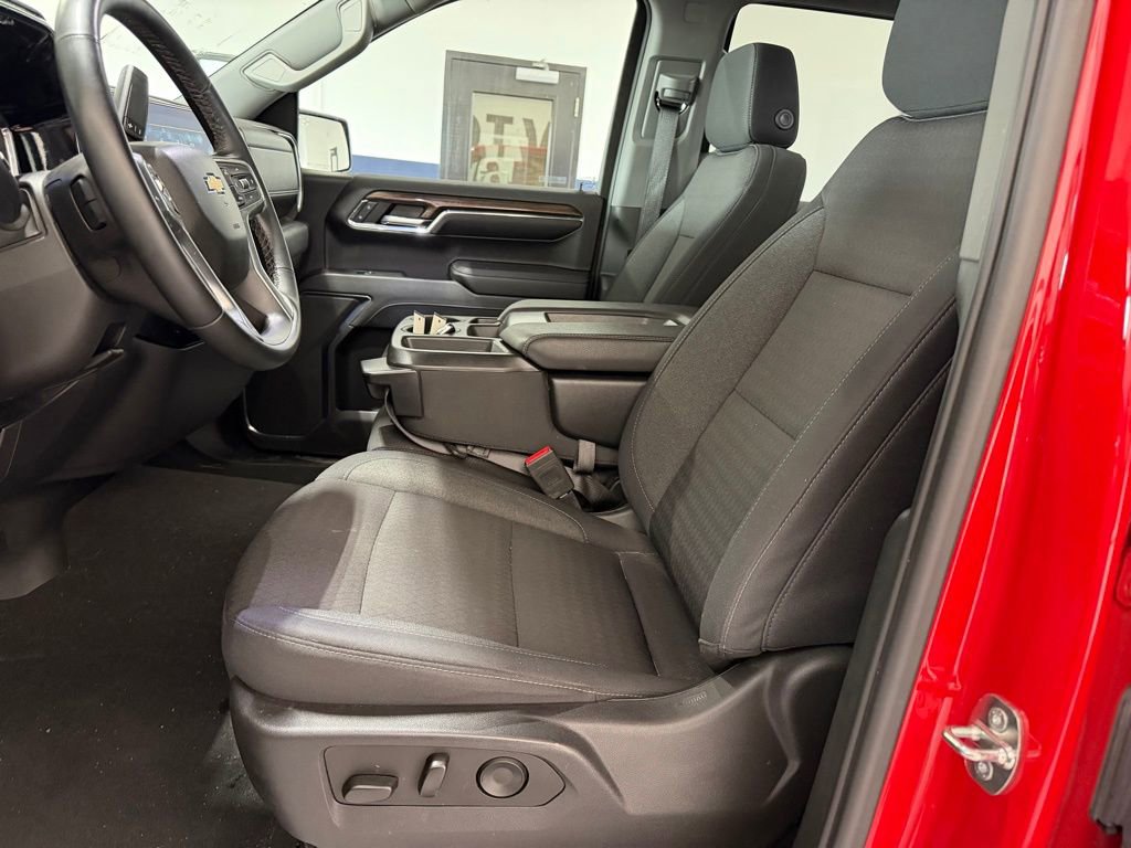 Used 2024 Chevrolet Silverado 1500 LT image 12