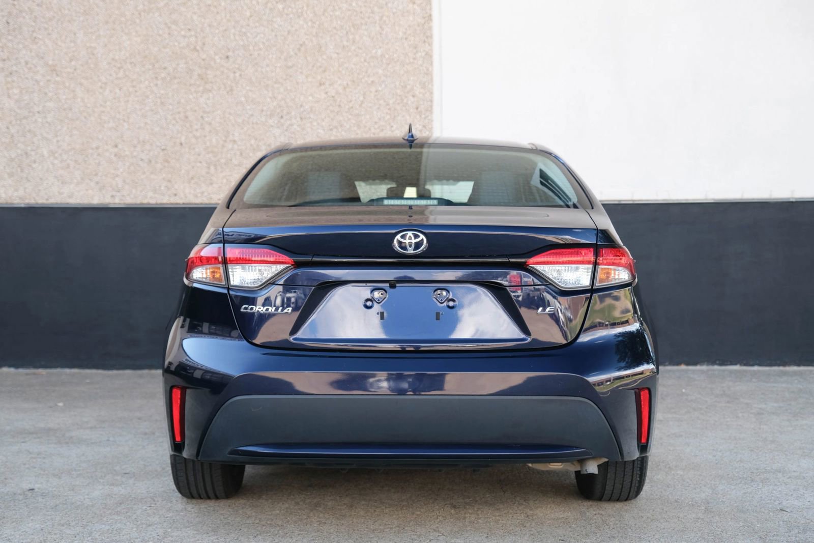 Used 2021 Toyota Corolla LE image 16