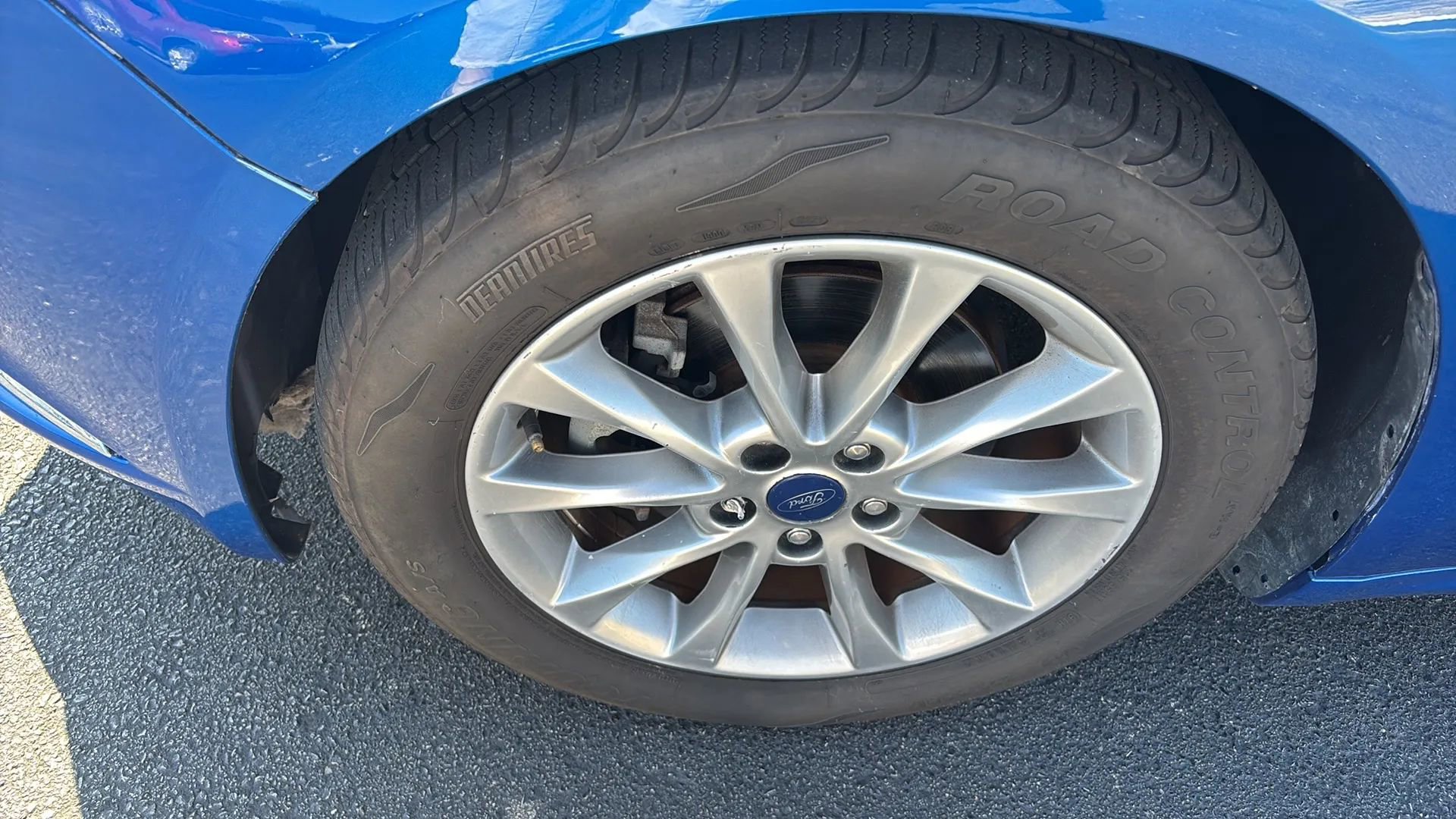 Used 2017 Ford Fusion SE w/ Fusion SE Technology Package image 27