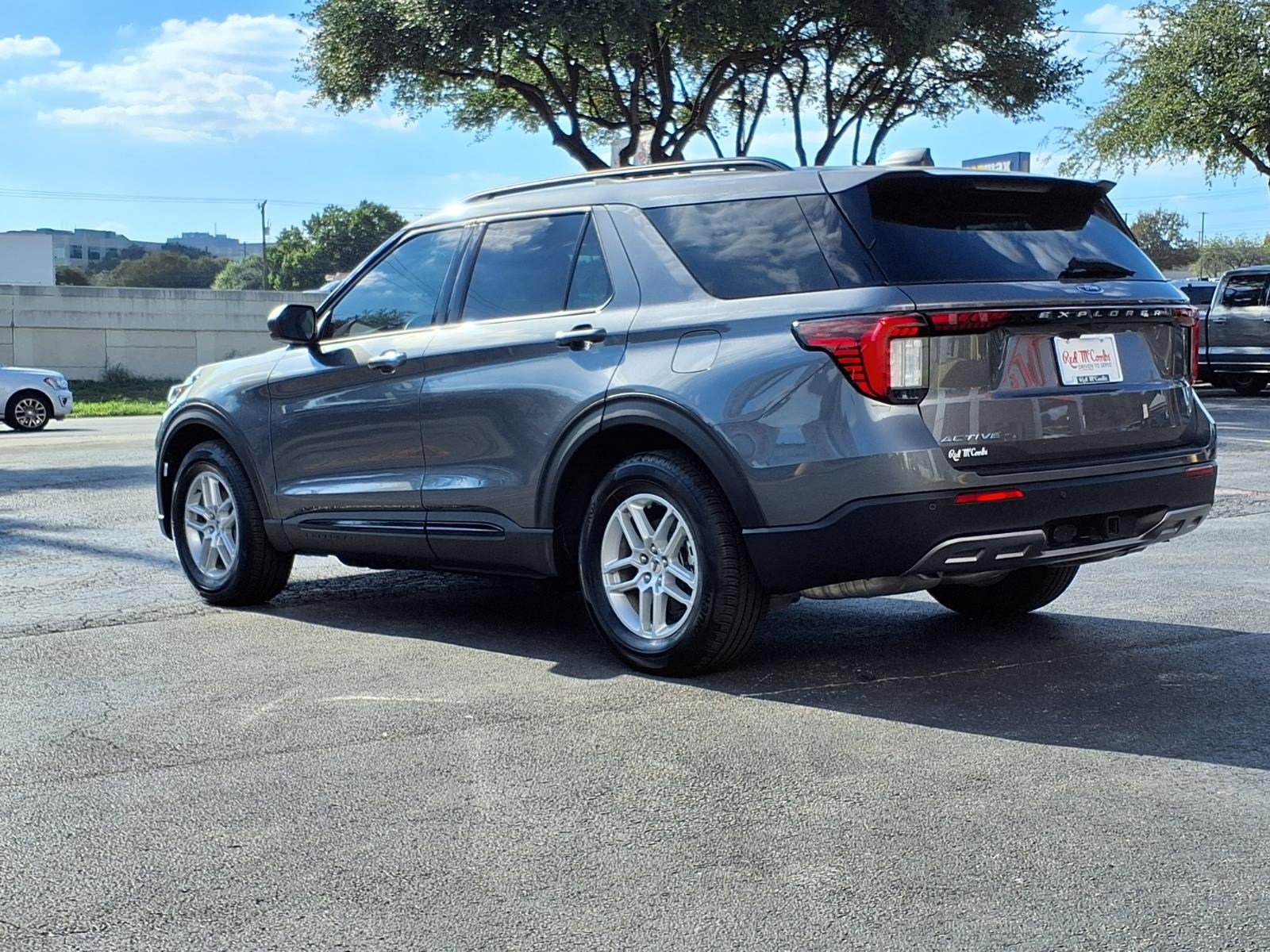 Certified 2026 Ford Explorer Active w/ Active Comfort Package RWD image 8