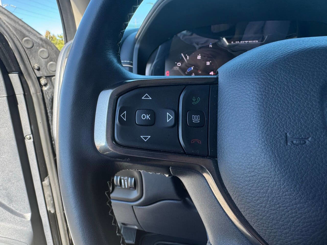 Used 2023 RAM 3500 Limited image 17