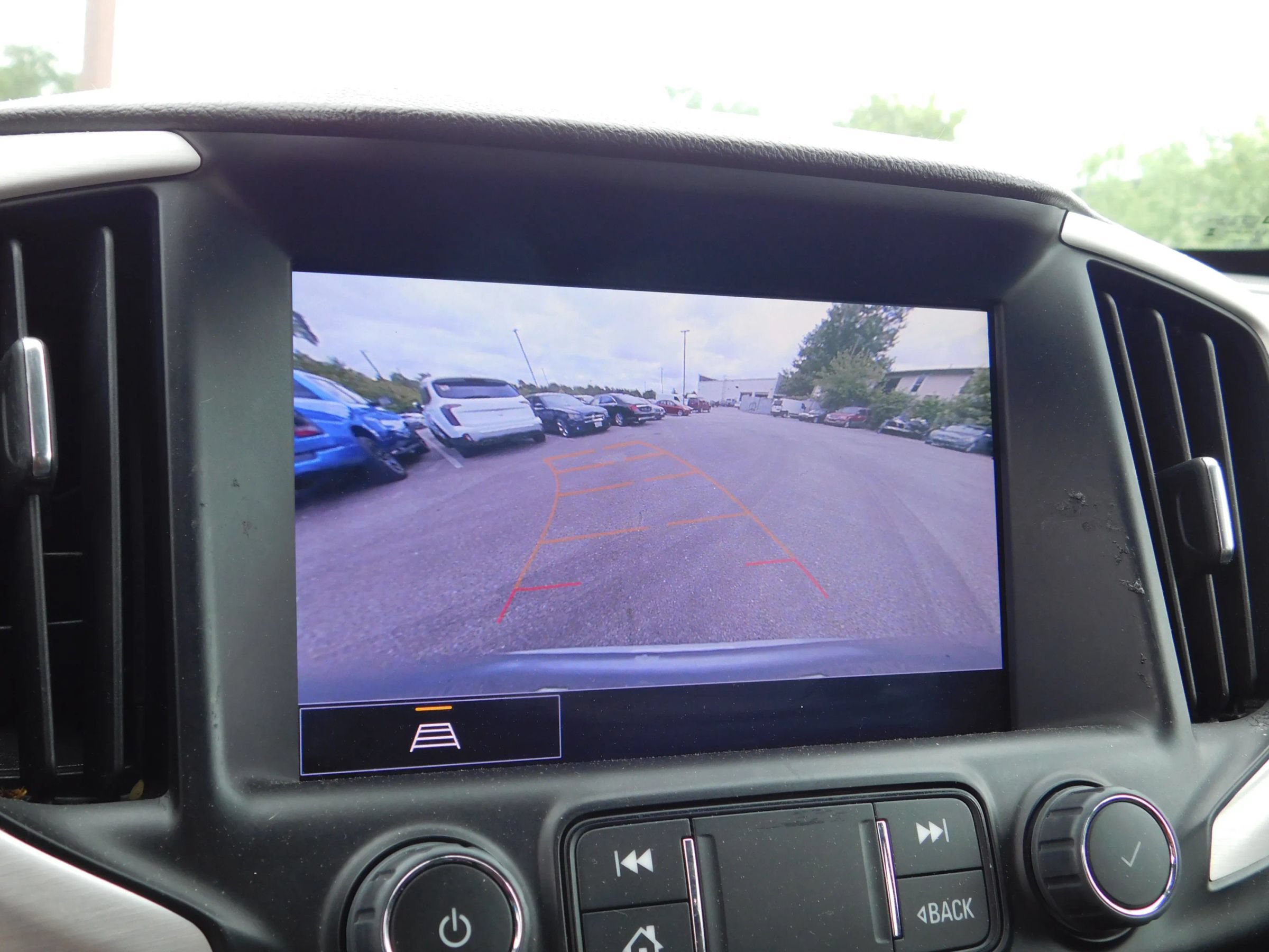 Used 2024 GMC Terrain SLT AWD/4WD image 18