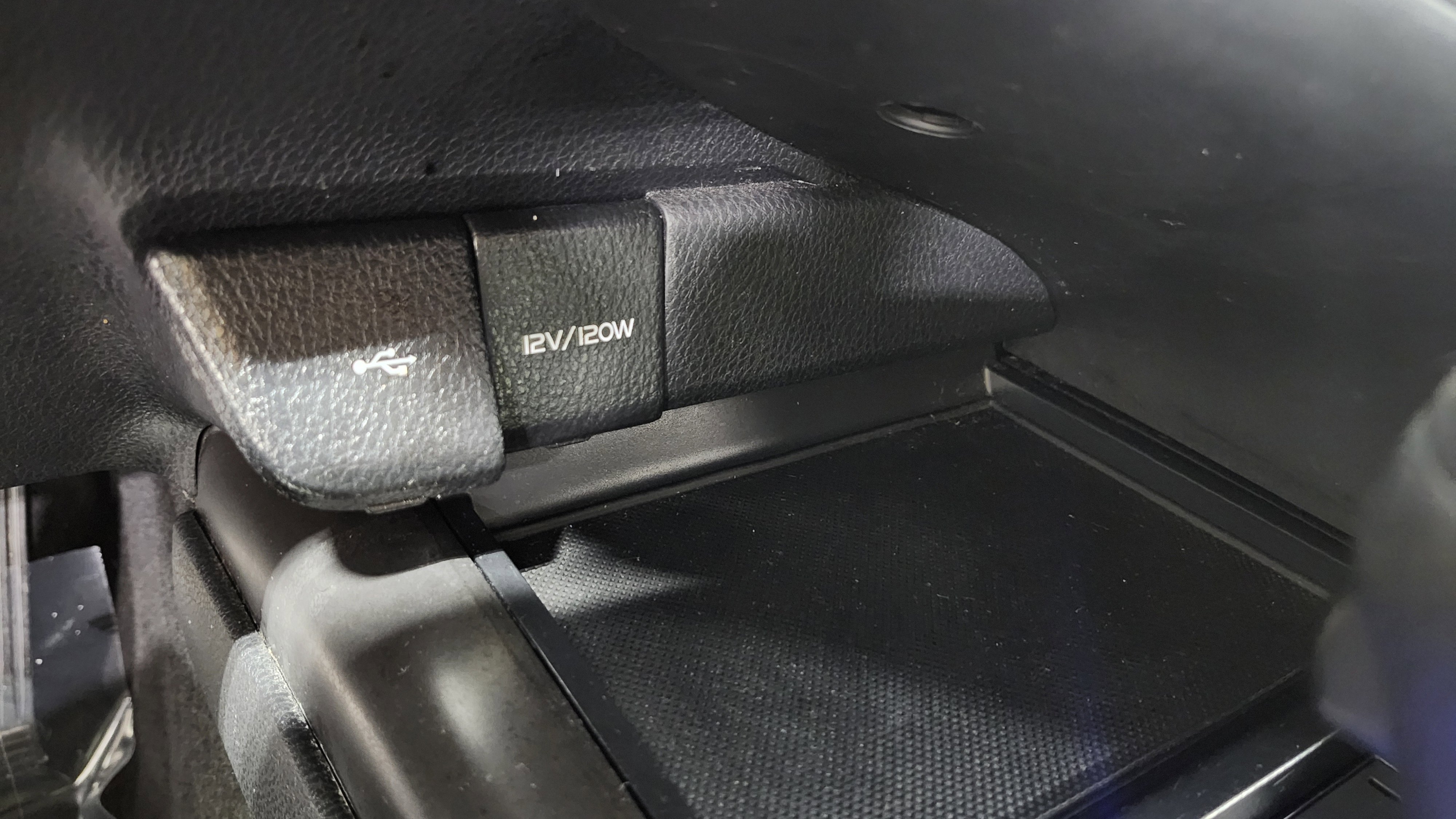 Used 2024 Toyota Camry LE image 6